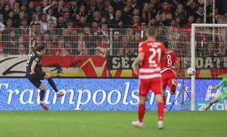 门兴0-3不敌柏林联合，夏季转会策略失误致德甲垫底